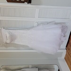 Oleg Cassini White Strapless Mermaid Wedding Dress Petite Size 6 CWG737